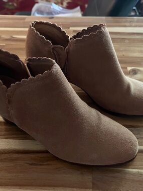 Jack Rogers Suede Scalloped Ankle Boots in Tan Size 8M